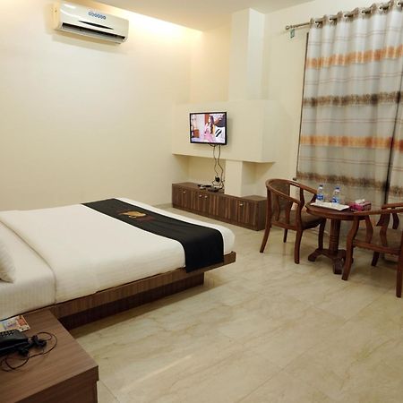 Hotel Kushala Executive Inn ثين المظهر الخارجي الصورة